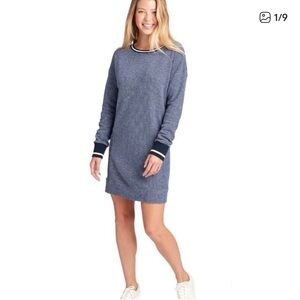 Vinyard Vines Varsity Sweatshirt Dress with pockets navy blue. Size medium